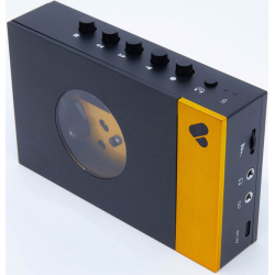 WEAREREWIND - PORTABLE BT CASSETTE PLAYER BLACK YELLOW, Lettore di cassette portatile con Bluetooth, Merula. WEAREREWIND - PORTABLE BT CASSETTE PLAYER BLACK YELLOW, Lettore di cassette portatile con Bluetooth, Merula.